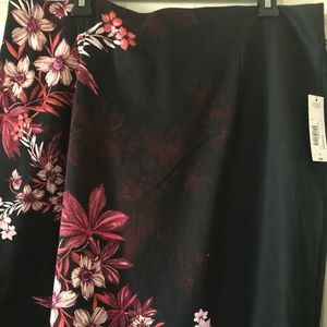 Skirt with floral print
